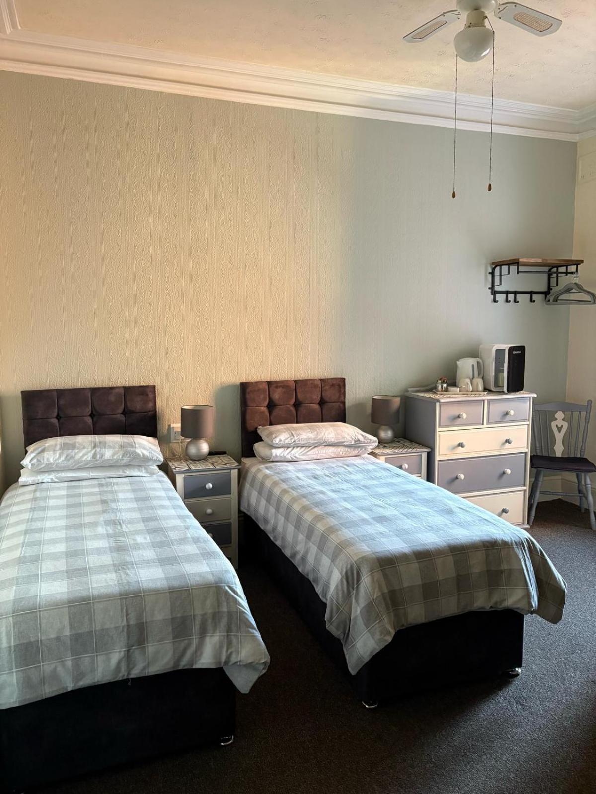 The Laurels Hotel สเกคเนส ภายนอก รูปภาพ